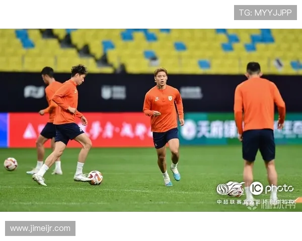 成都足球队逆袭之旅挑战赛特别报道展现拼搏精神与团队力量